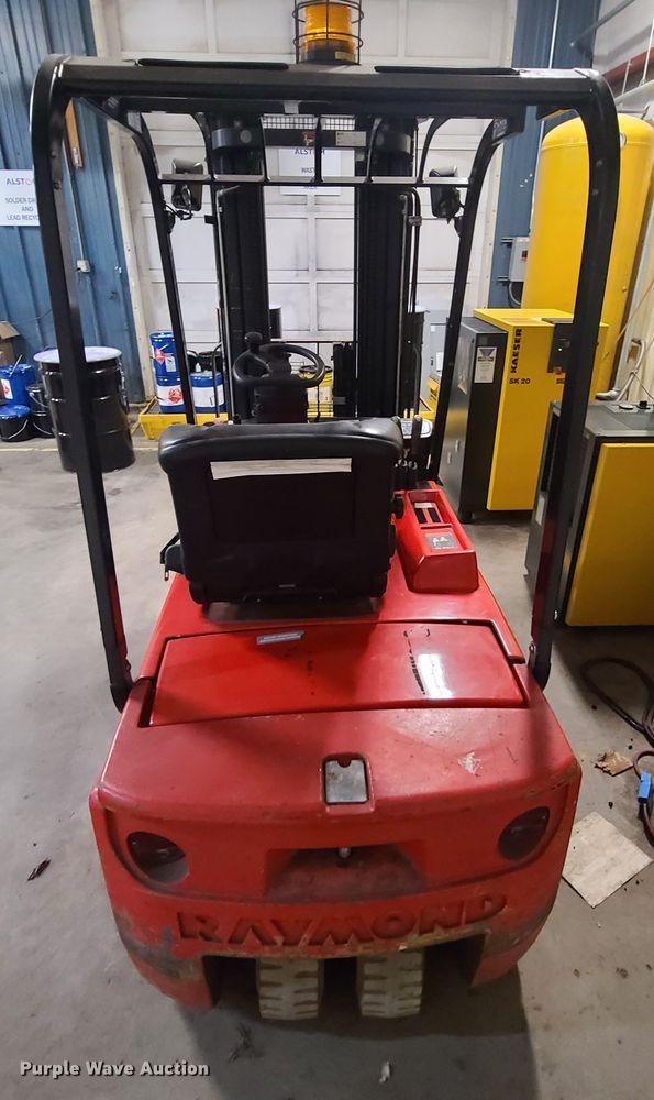 image for item EL9569 Raymond 440C35  forklift