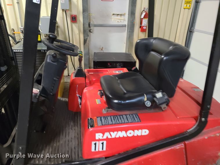 image for item EL9569 Raymond 440C35  forklift
