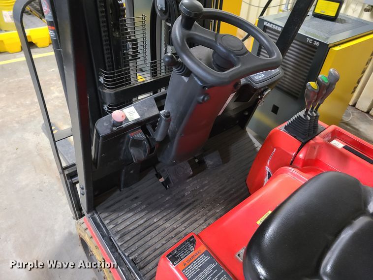 image for item EL9569 Raymond 440C35  forklift