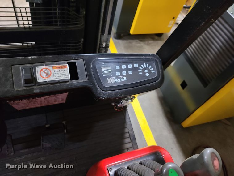 image for item EL9569 Raymond 440C35  forklift