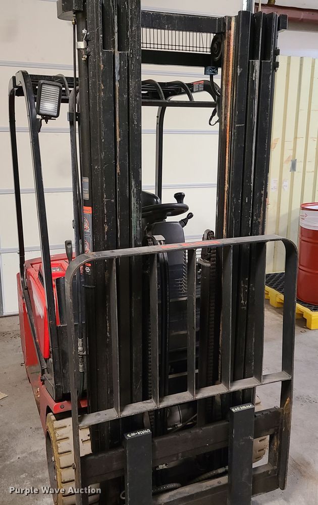image for item EL9569 Raymond 440C35  forklift