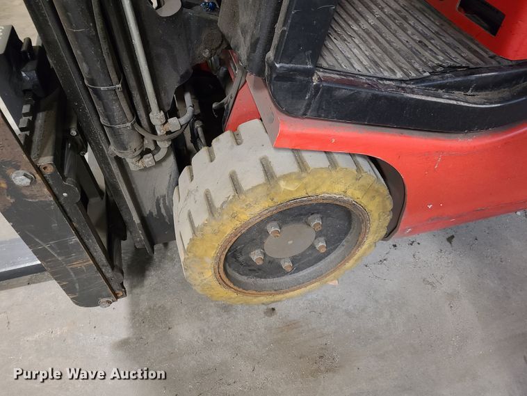 image for item EL9569 Raymond 440C35  forklift