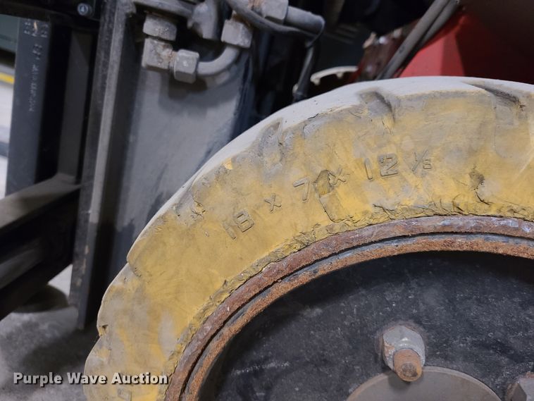 image for item EL9569 Raymond 440C35  forklift