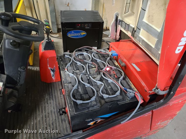 image for item EL9569 Raymond 440C35  forklift