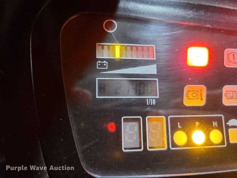 image for item EL9569 Raymond 440C35  forklift