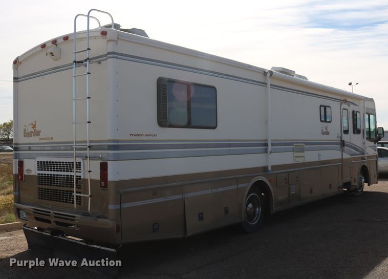 image for item EO9841 2000 Fleetwood Bounder  RV