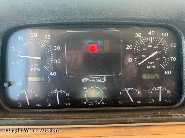 image for item EO9841 2000 Fleetwood Bounder  RV