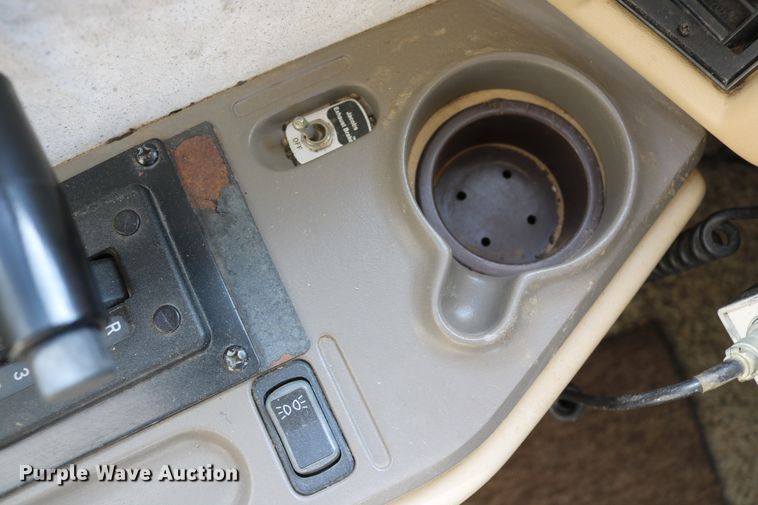 image for item EO9841 2000 Fleetwood Bounder  RV