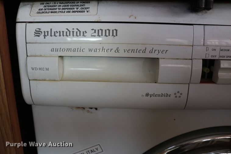 image for item EO9841 2000 Fleetwood Bounder  RV