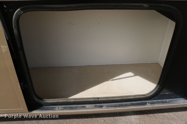 image for item EO9841 2000 Fleetwood Bounder  RV