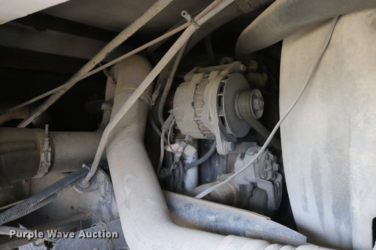 image for item EO9841 2000 Fleetwood Bounder  RV