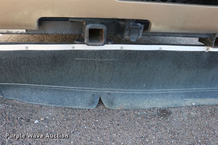 image for item EO9841 2000 Fleetwood Bounder  RV