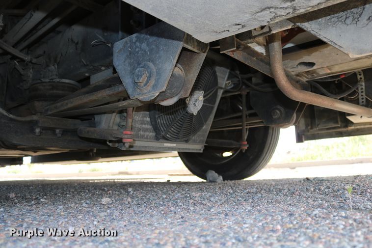 image for item EO9841 2000 Fleetwood Bounder  RV