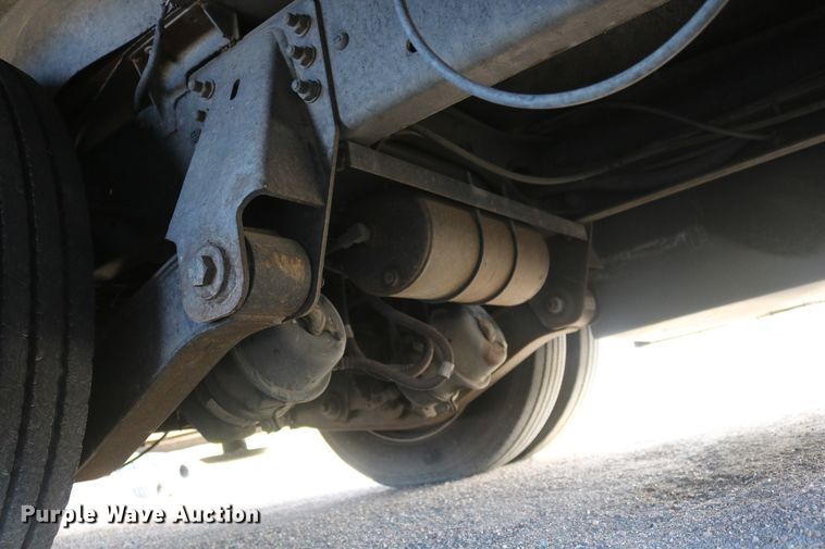 image for item EO9841 2000 Fleetwood Bounder  RV