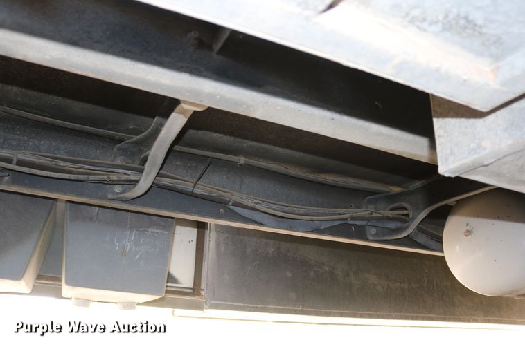 image for item EO9841 2000 Fleetwood Bounder  RV