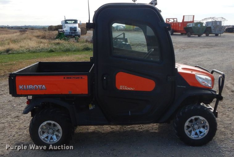 image for item FG9632 2017 Kubota RTV X1100C  utility vehicle
