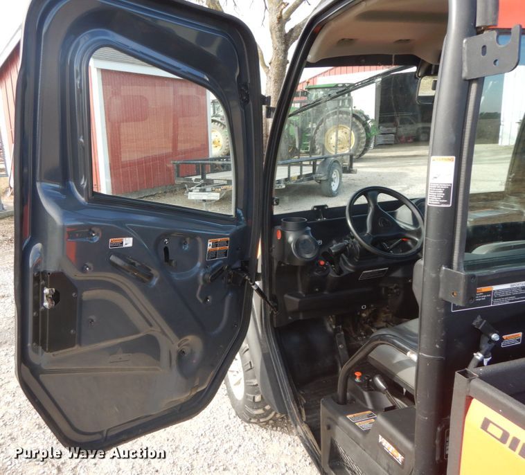 image for item FG9632 2017 Kubota RTV X1100C  utility vehicle