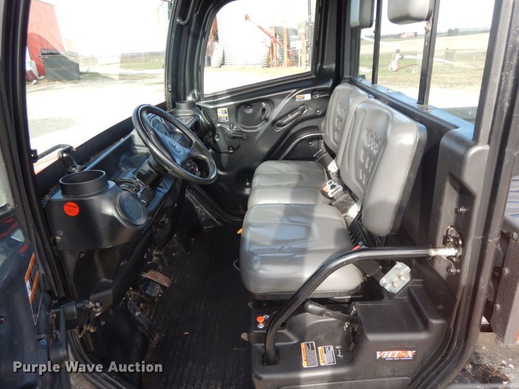 image for item FG9632 2017 Kubota RTV X1100C  utility vehicle