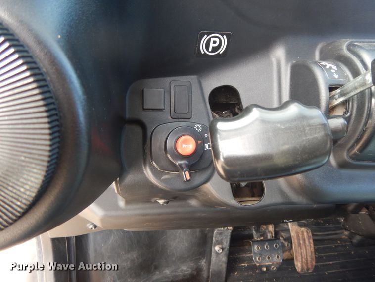 image for item FG9632 2017 Kubota RTV X1100C  utility vehicle