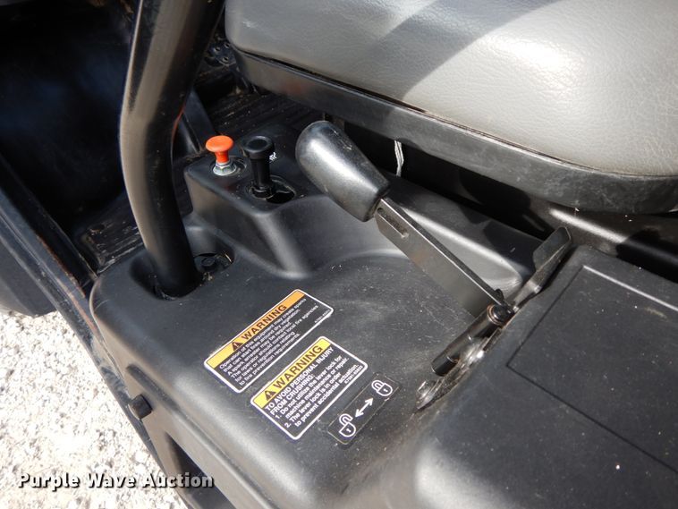 image for item FG9632 2017 Kubota RTV X1100C  utility vehicle