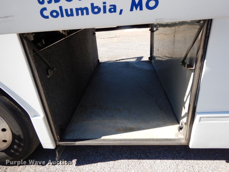 image for item FG9656 2000 Prevost H3-45  coach bus