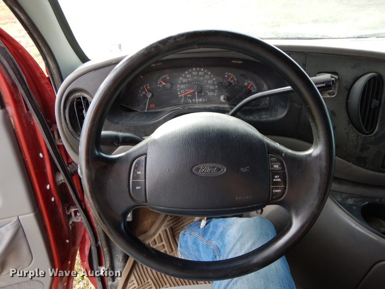 image for item FG9668 1998 Ford Club Wagon XLT  van