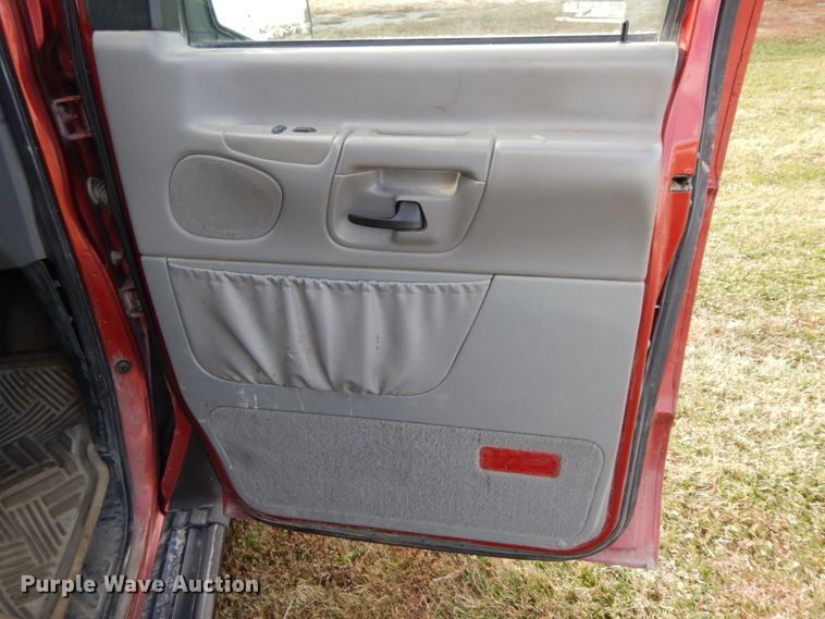 image for item FG9668 1998 Ford Club Wagon XLT  van