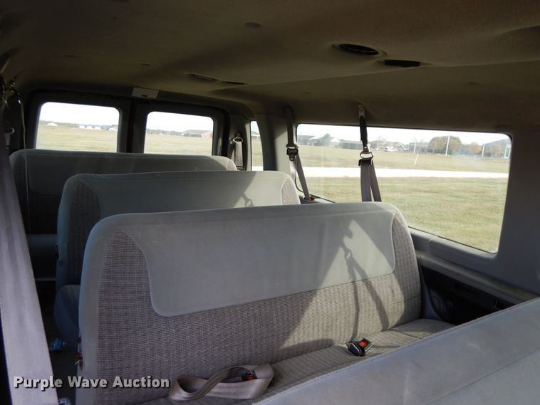 image for item FG9668 1998 Ford Club Wagon XLT  van