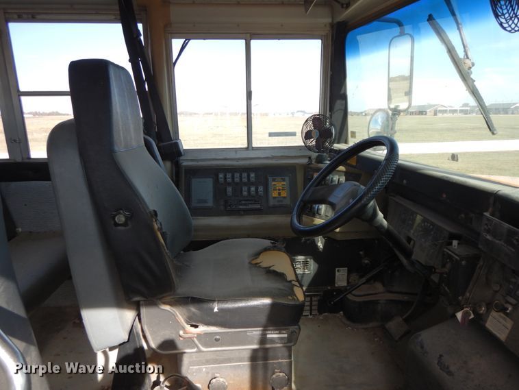 image for item FG9674 1999 International 3800  school bus