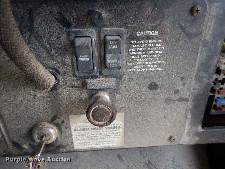 image for item FG9674 1999 International 3800  school bus