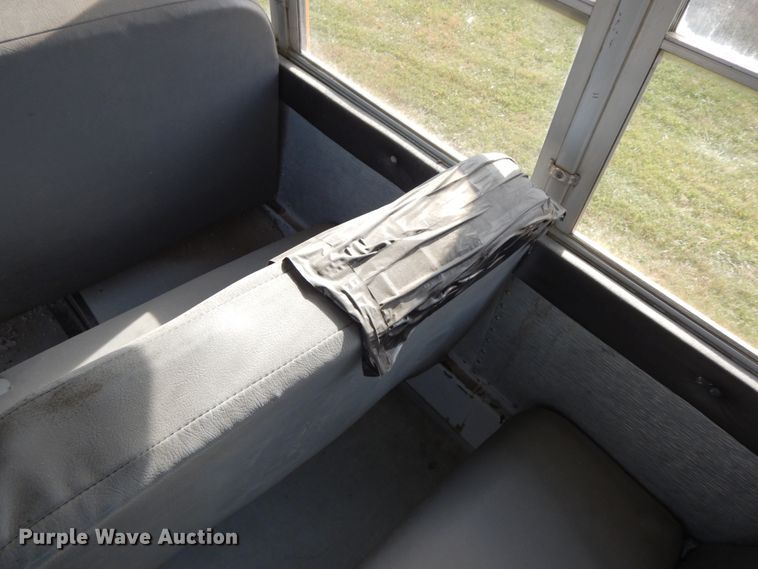 image for item FG9674 1999 International 3800  school bus