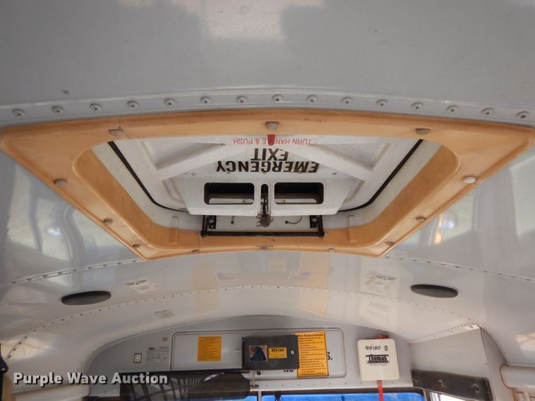 image for item FG9674 1999 International 3800  school bus