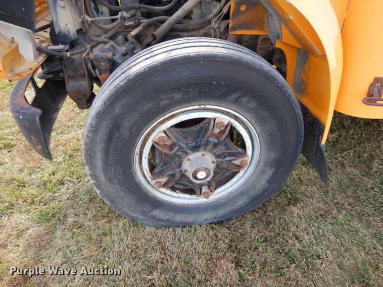 image for item FG9674 1999 International 3800  school bus