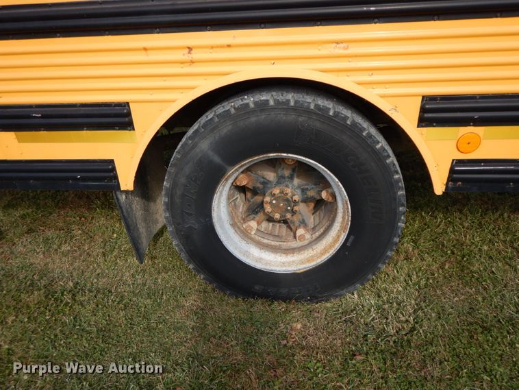 image for item FG9674 1999 International 3800  school bus