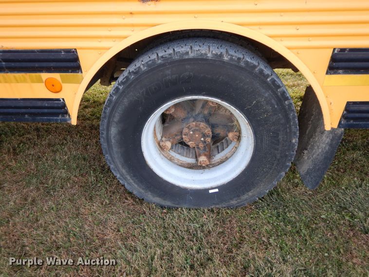 image for item FG9674 1999 International 3800  school bus