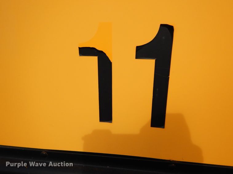 image for item FG9674 1999 International 3800  school bus