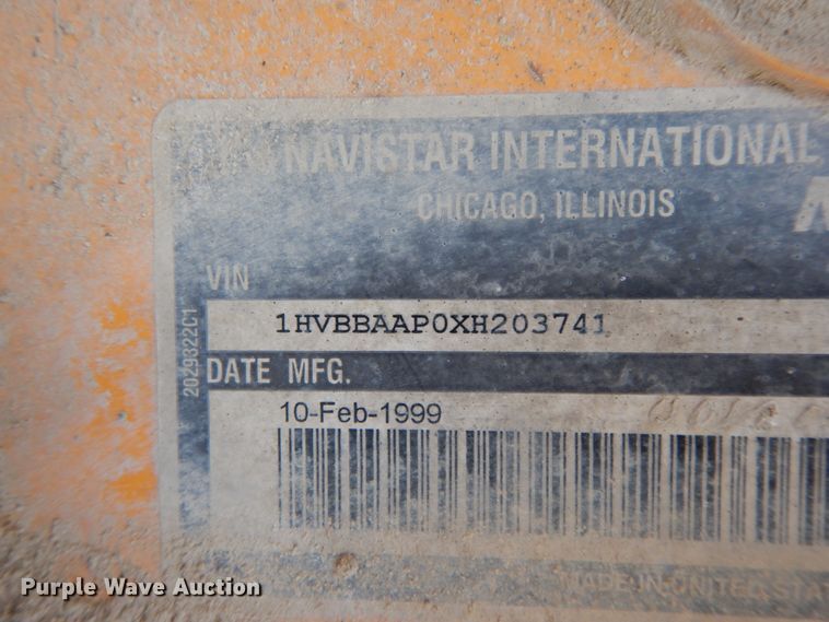 image for item FG9674 1999 International 3800  school bus