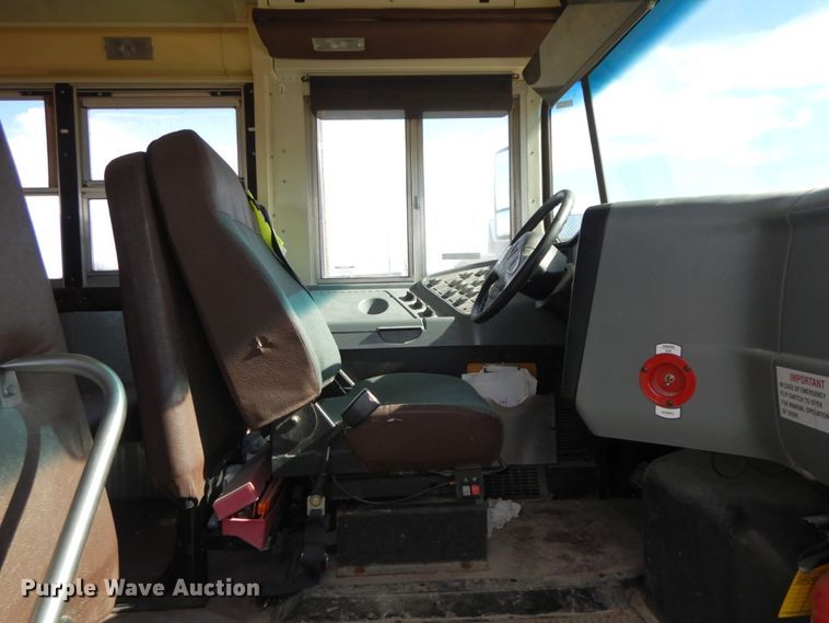 image for item FG9675 2007 International CE300  school bus