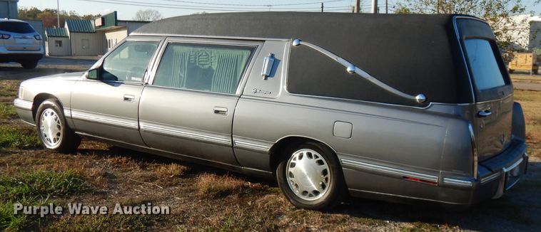 image for item FW9813 1998 Cadillac Masterpiece Hearse