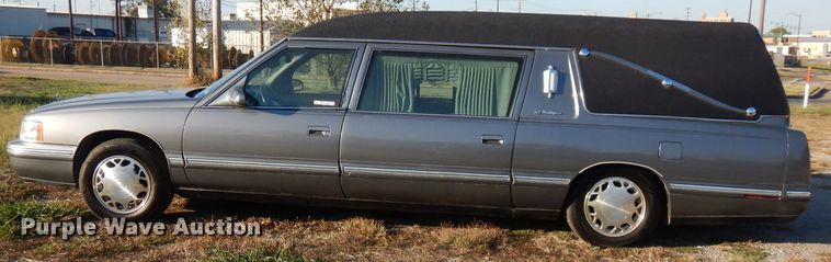 image for item FW9813 1998 Cadillac Masterpiece Hearse