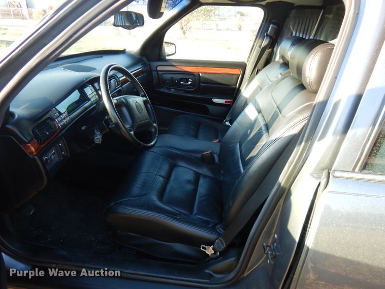 image for item FW9813 1998 Cadillac Masterpiece Hearse