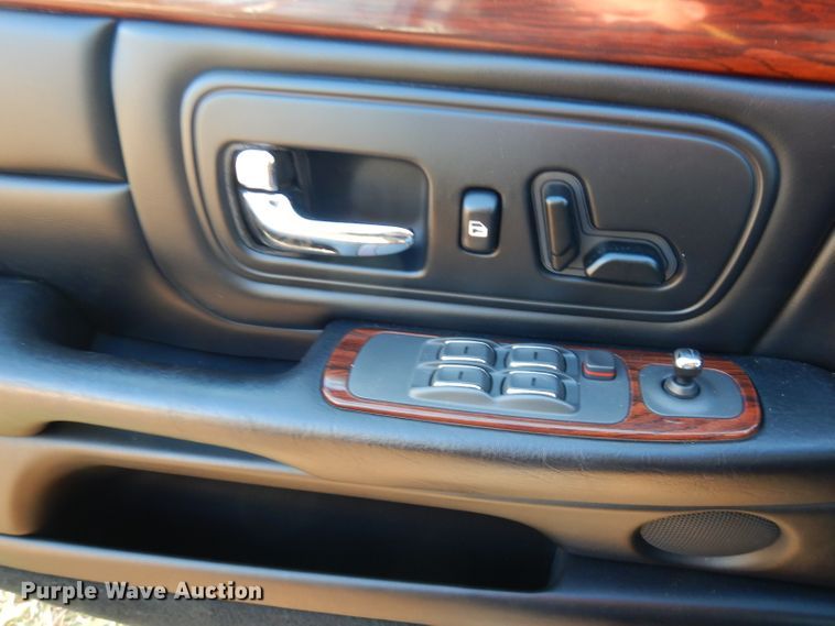 image for item FW9813 1998 Cadillac Masterpiece Hearse