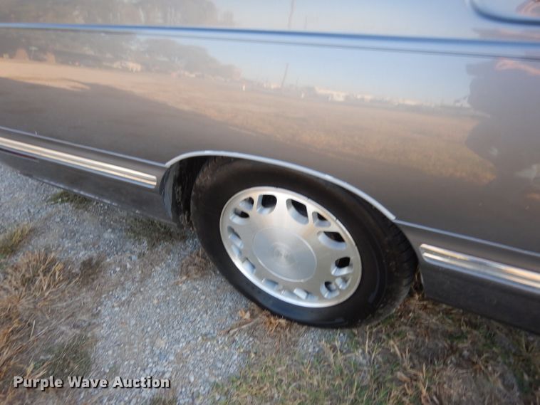 image for item FW9813 1998 Cadillac Masterpiece Hearse