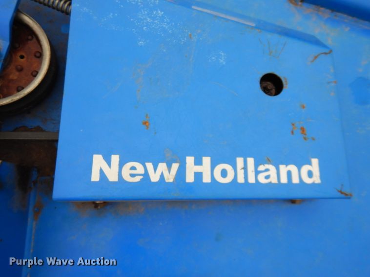 image for item FW9818 New Holland 914A mid-mounted mower deck