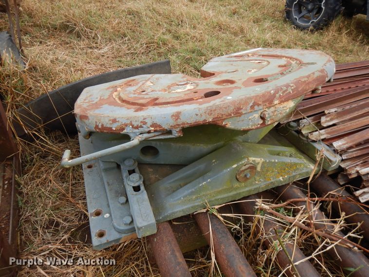 image for item FW9826 Fifth wheel hitch