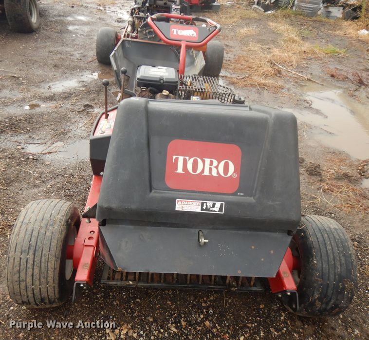 image for item FW9847 Toro Hydroject 3000 greens aerator