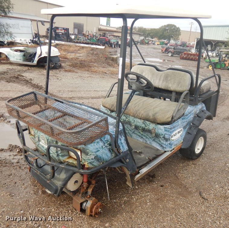 (2) golf carts in Iola, KS Item FW9849 sold Purple Wave