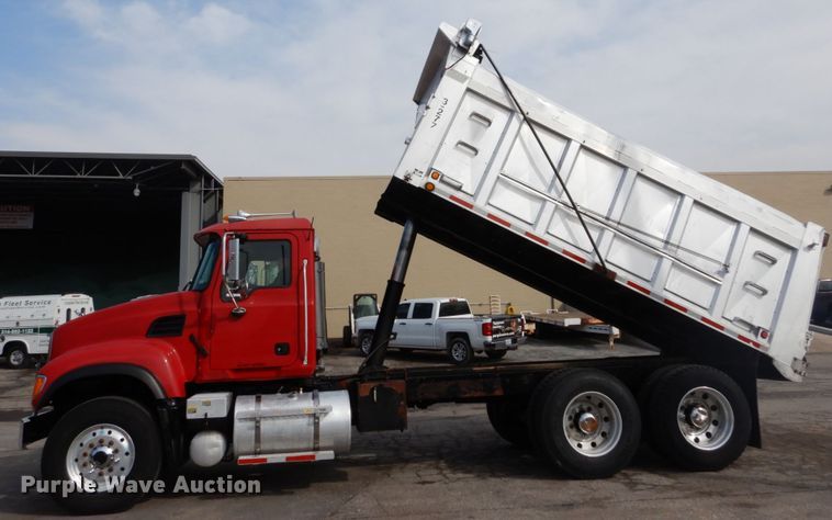 image for item GB9826 2007 Mack CV713  dump truck