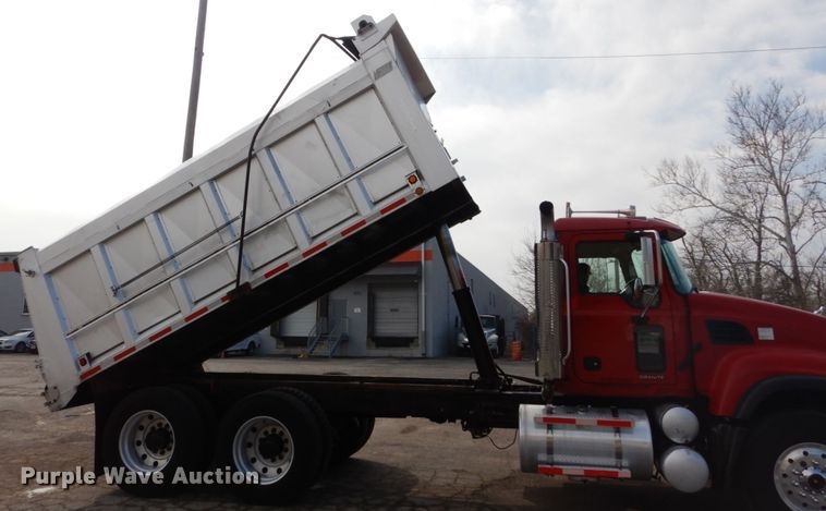 image for item GB9826 2007 Mack CV713  dump truck