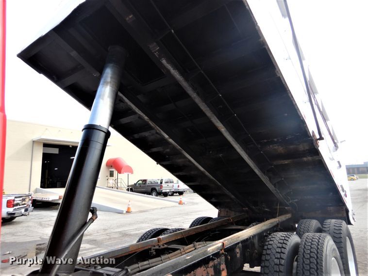 image for item GB9826 2007 Mack CV713  dump truck